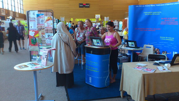 stand mjc inscriptions