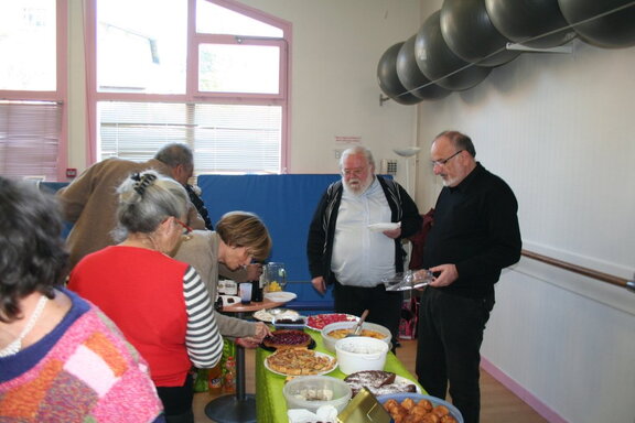 43-Repas partagé à la MJC 17 12 2013 (2)
